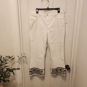 Chico's Cream Slimming Girlfriend Kick Flare Jeans Size 2.5